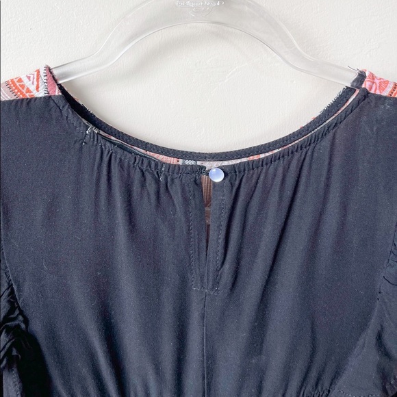 Cinnie Black Geometric Flutter Sleeve Top - Picture 7 of 10